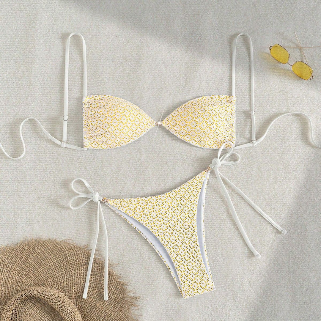 Ladies triangle bikini with playful flower print Mune Fashion