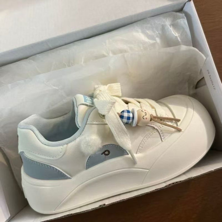 Ladies sneakers with playful details and unique applications Mune Fashion