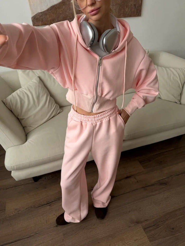 Women cropped zip-up hoodie with hood and high-cut relaxed jogging pants with elastic waistband Mune Fashion