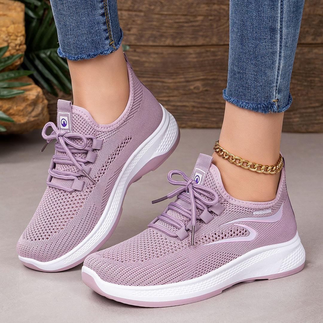 Women's breathable knitted casual sneaker with elastic lacing and shock-absorbing wedge sole Mune Fashion