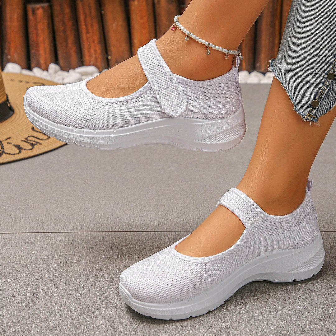 Women's sporty slip-on sneakers with breathable mesh upper and elastic straps Mune Fashion