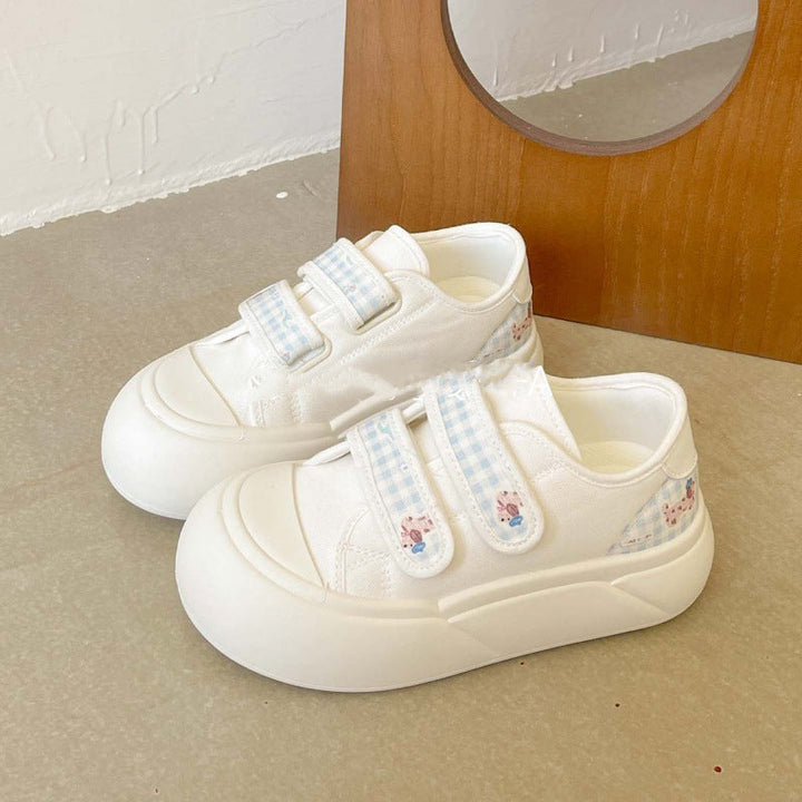 Women's platform sneakers with practical Velcro closure and playful appliqués Mune Fashion