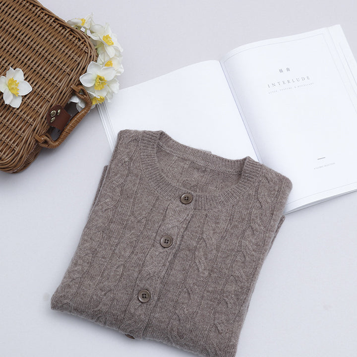 Women's Short-Cut Cable Knit Cardigan Made of Lightweight Cotton Blend with Fine Ribbed Cuffs Mune Fashion