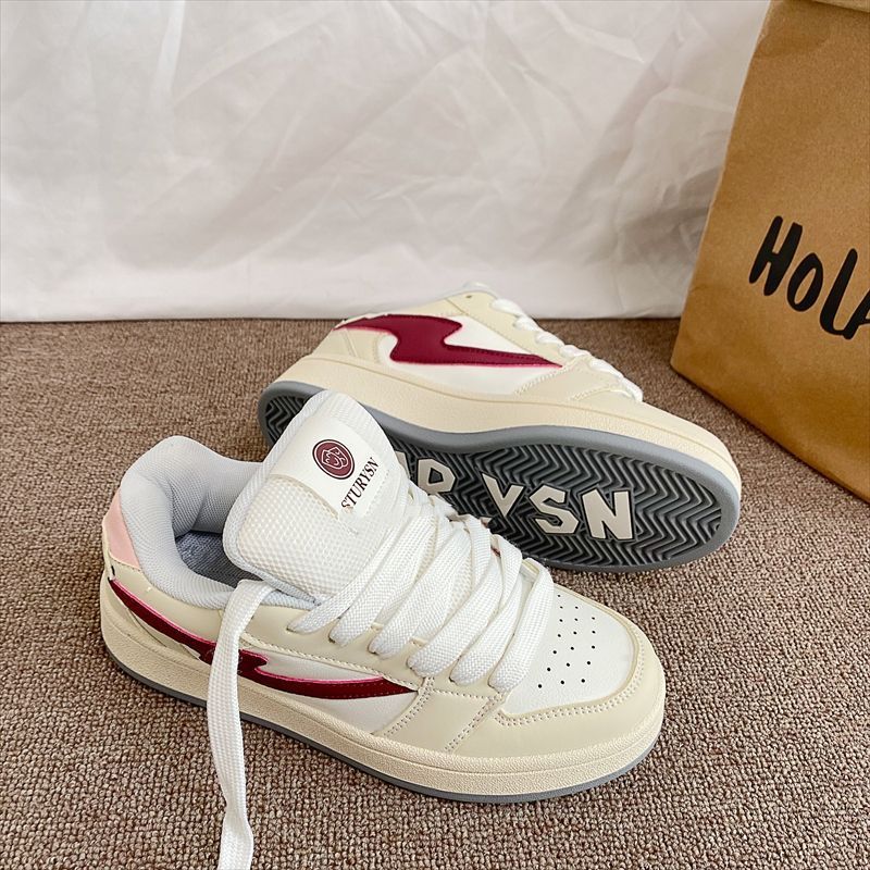 Women Sneakers with sporty design and breathable upper material combination Mune Fashion