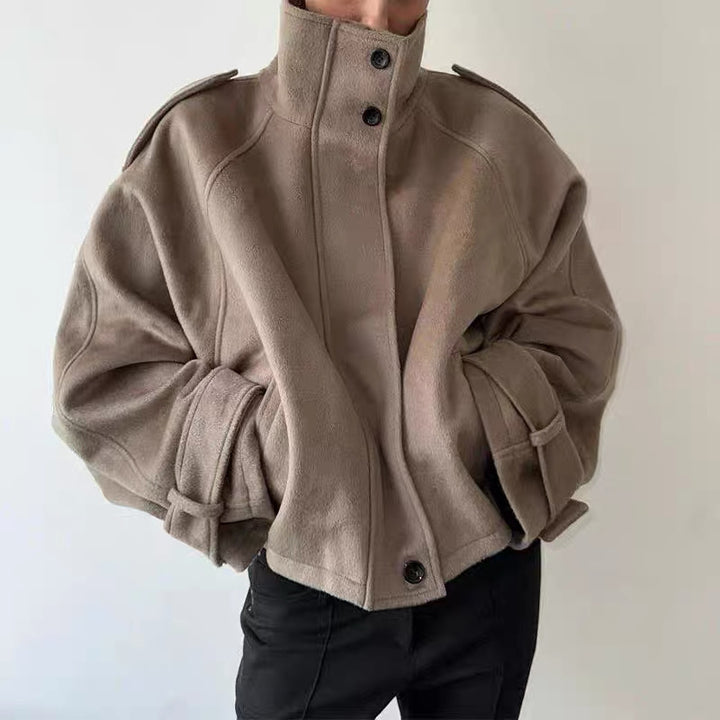 Women's short coat in cape look with high stand-up collar, epaulettes and wide raglan sleeves Mune Fashion