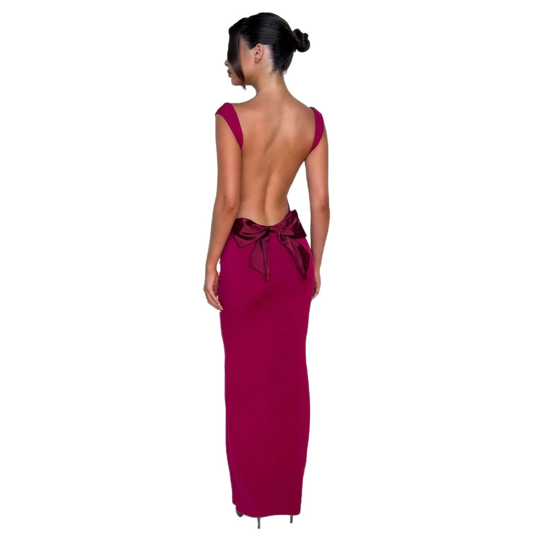 Women's body-hugging evening dress with square neckline and wide straps Mune Fashion
