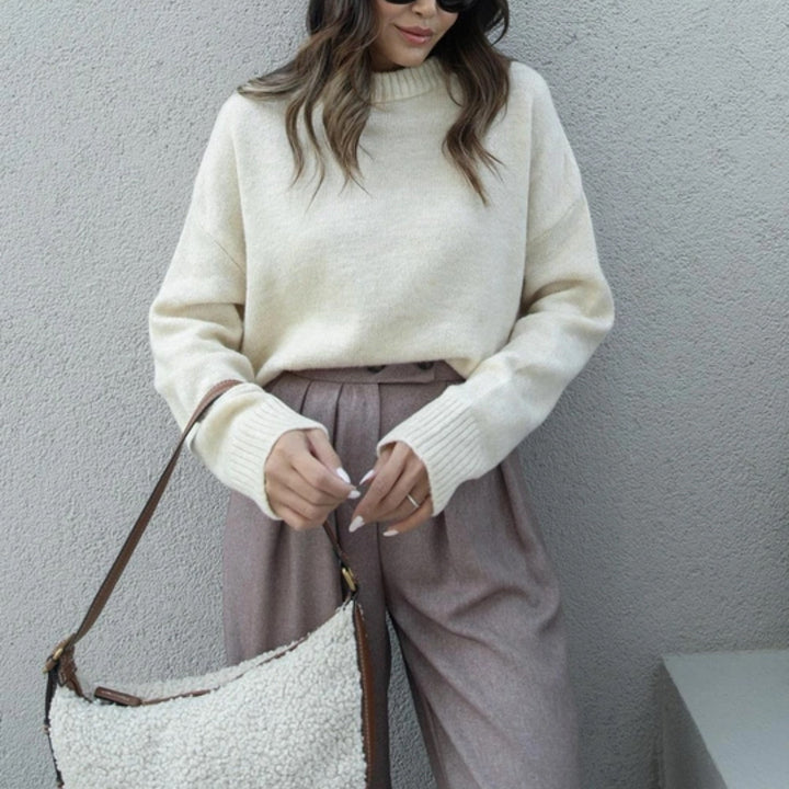 Women's Oversize Fine Knit Sweater with Short Body and Ribbed Stand-Up Collar Mune Fashion