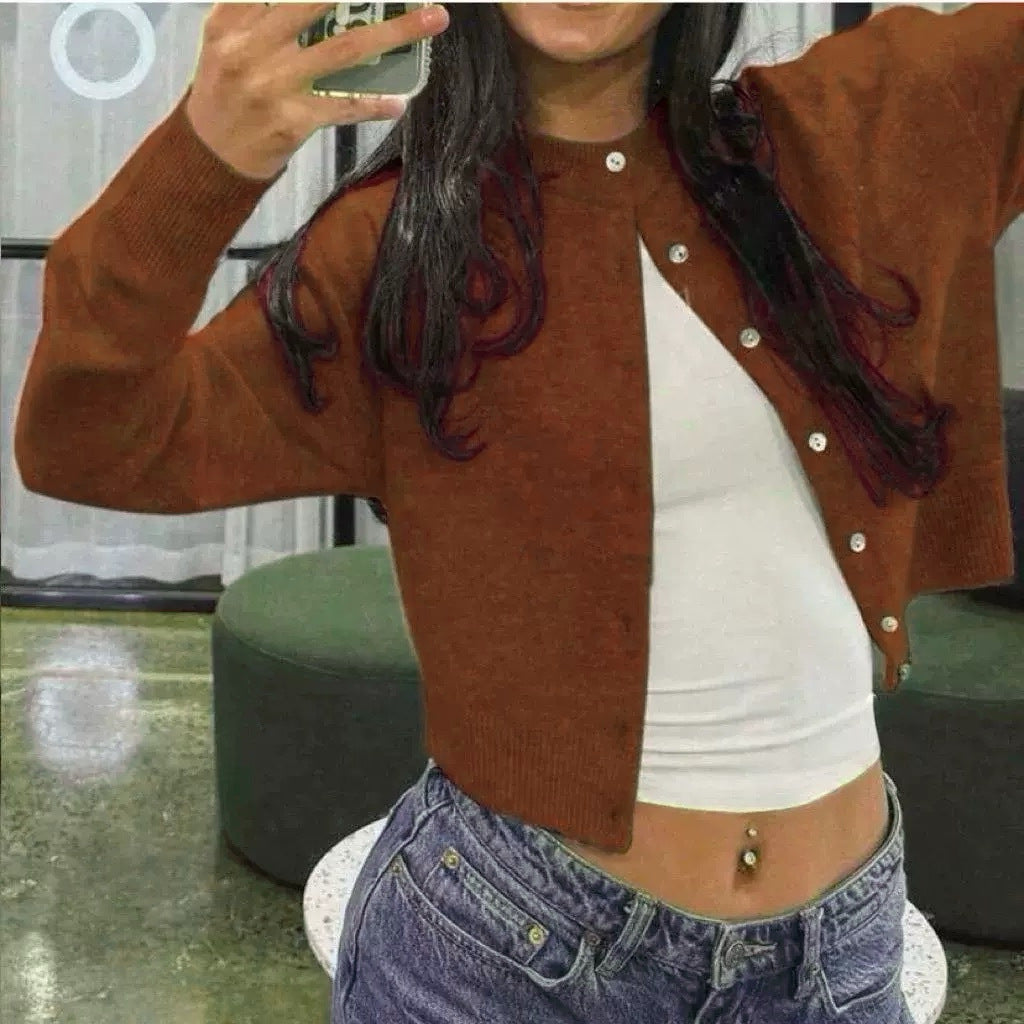 Women's Cropped Button Cardigan in Cropped Style with Round Neckline Mune Fashion
