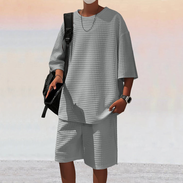 Men's square structure leisure set with oversized round neck shirt and knee-length relax shorts Mune Fashion