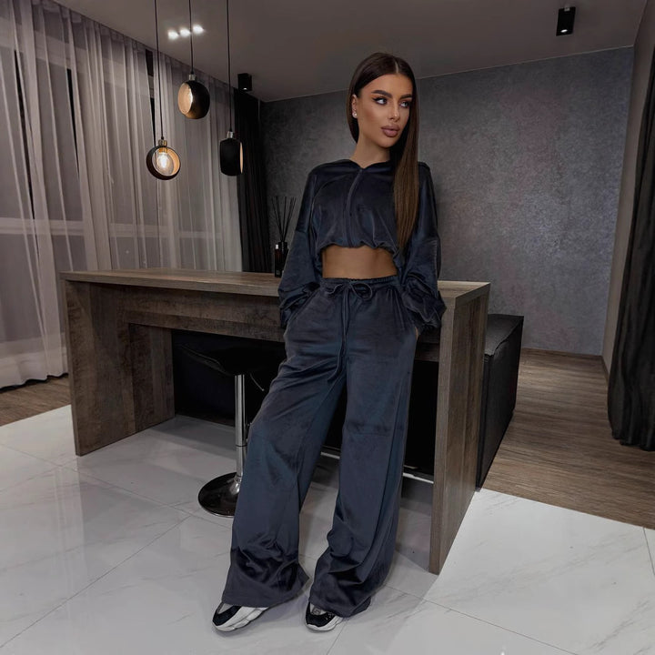 Women's luxurious velour cropped hoodie and high-waist wide jogger pants set Mune Fashion