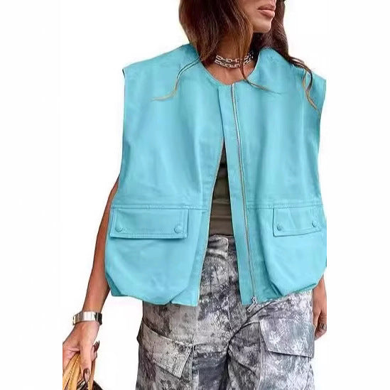 Women's sleeveless utilitarian vest with zipper and flap pockets Mune Fashion