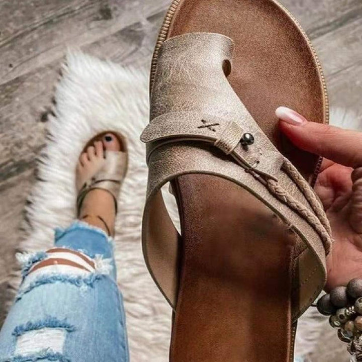 Ladies' toe post sandal with adjustable strap and ergonomic footbed Mune Fashion