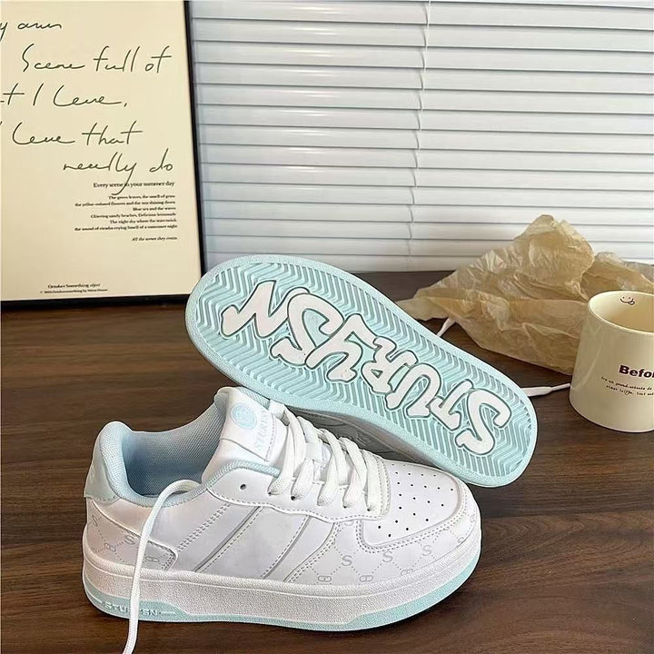 Women's sporty sneakers with cushioning insole and airy surface structure Mune Fashion