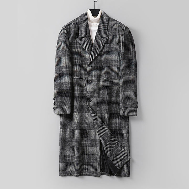 Men's checked long coat made of wool blend with classic lapels and straight cut Mune Fashion