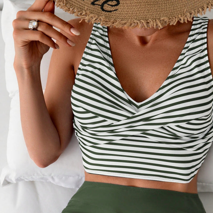 Ladies Sporty Crop Top and High-Waisted Shorts Mune Fashion