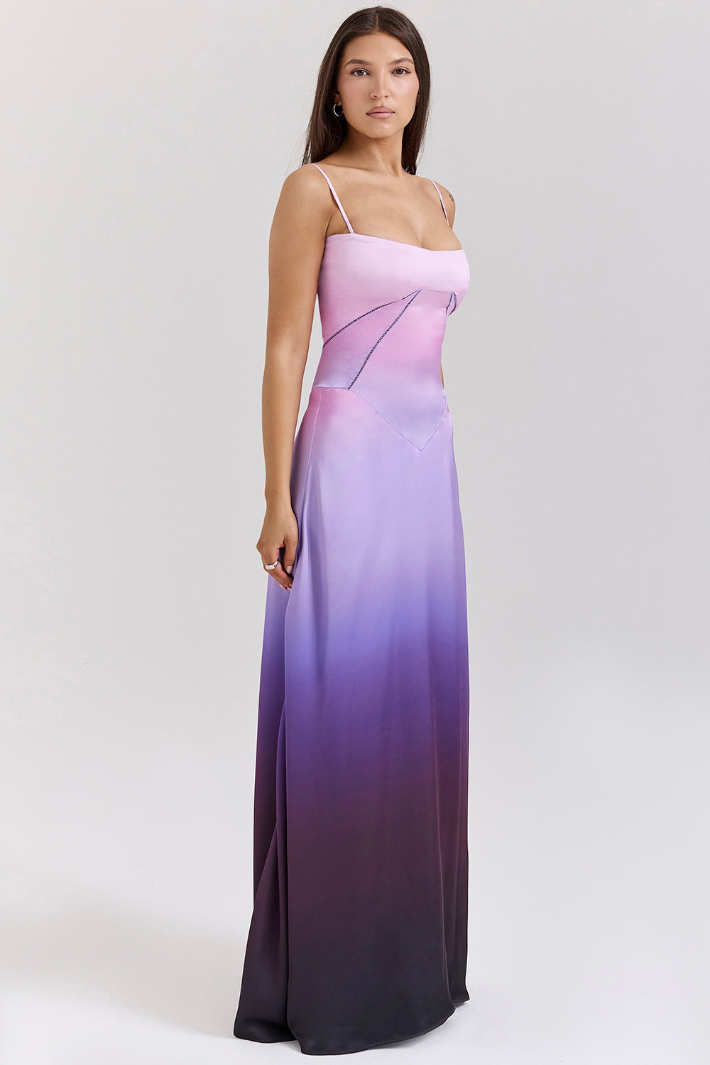 Ladies Elegant Evening Dress with Tailored Cut and Flowy Skirt Mune Fashion