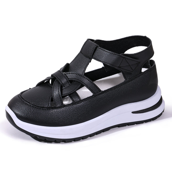 Women's sporty platform sandals with closed toe cap, crossed straps, and adjustable heel strap Mune Fashion