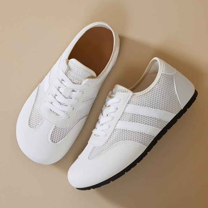 Women's retro-sporty low-top sneaker with breathable mesh, suede overlays, and non-slip rubber outsole Mune Fashion