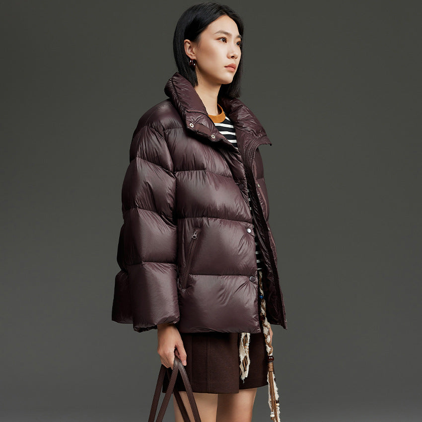 Women's short quilted down jacket with high stand-up collar, boxy silhouette and snap buttons Mune Fashion