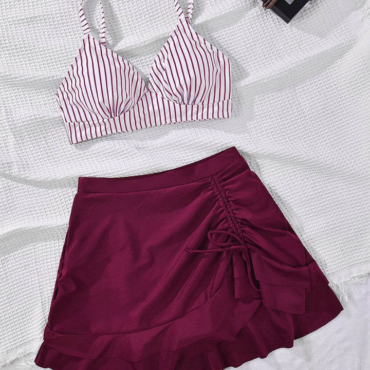 Women's bikini top with elegant bralette cut and stylish ruffle Mune Fashion