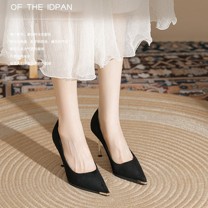 Women's velvet pumps with narrow gold-colored stiletto heel and metal cap detail Mune Fashion
