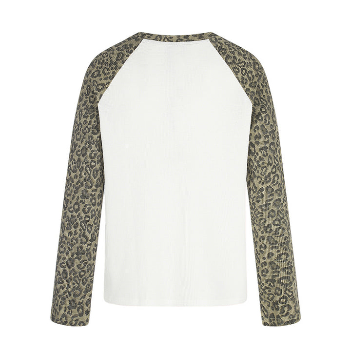 Women's raglan long sleeve shirt with leopard print sleeves and abstract graphic print Mune Fashion