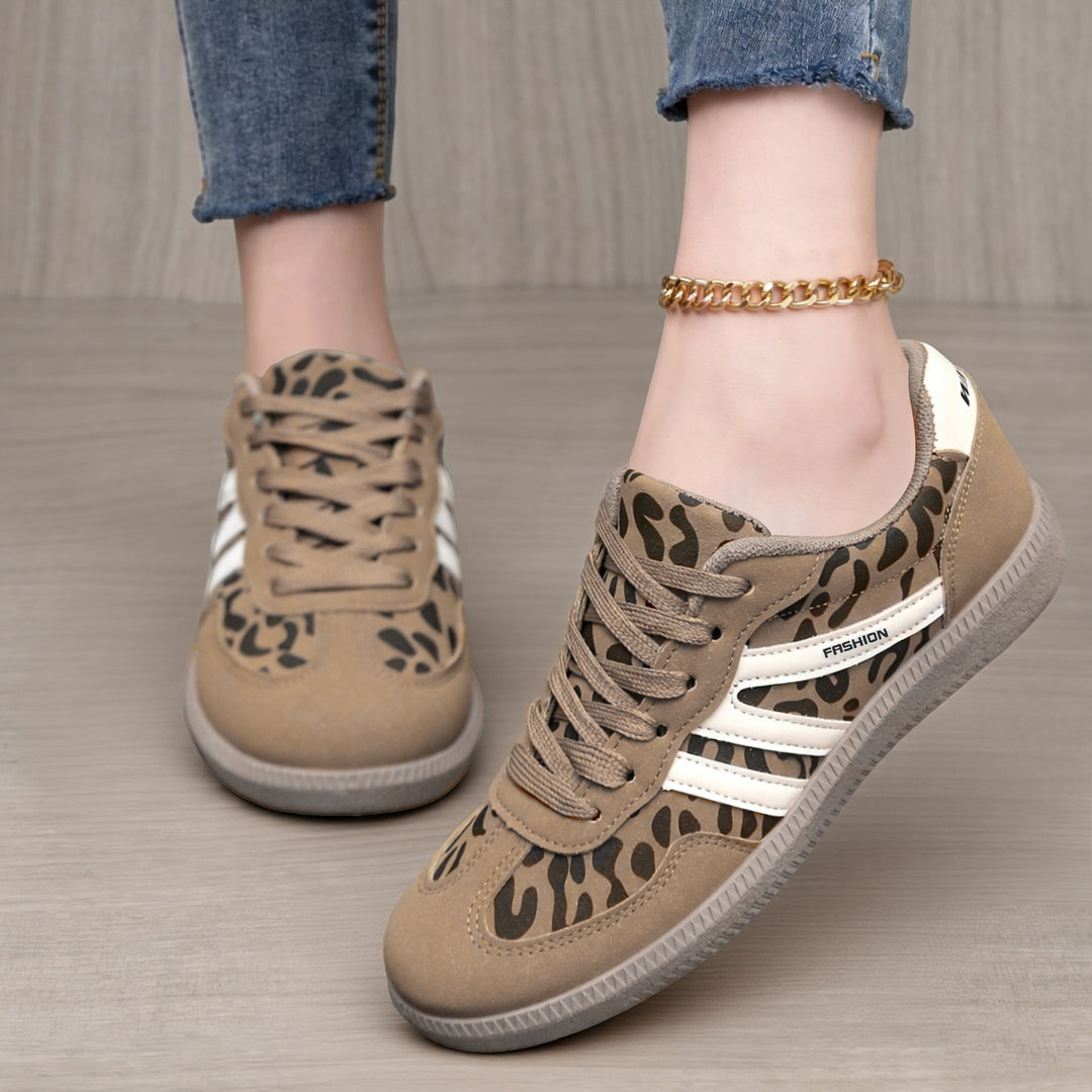 Women's retro-inspired low-top sneakers with suede and synthetic trims Mune Fashion