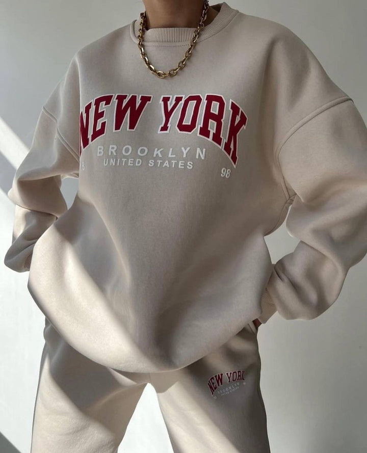 Women Oversized Lounge Set made of cotton fleece with college embroidery and relaxed joggers Mune Fashion