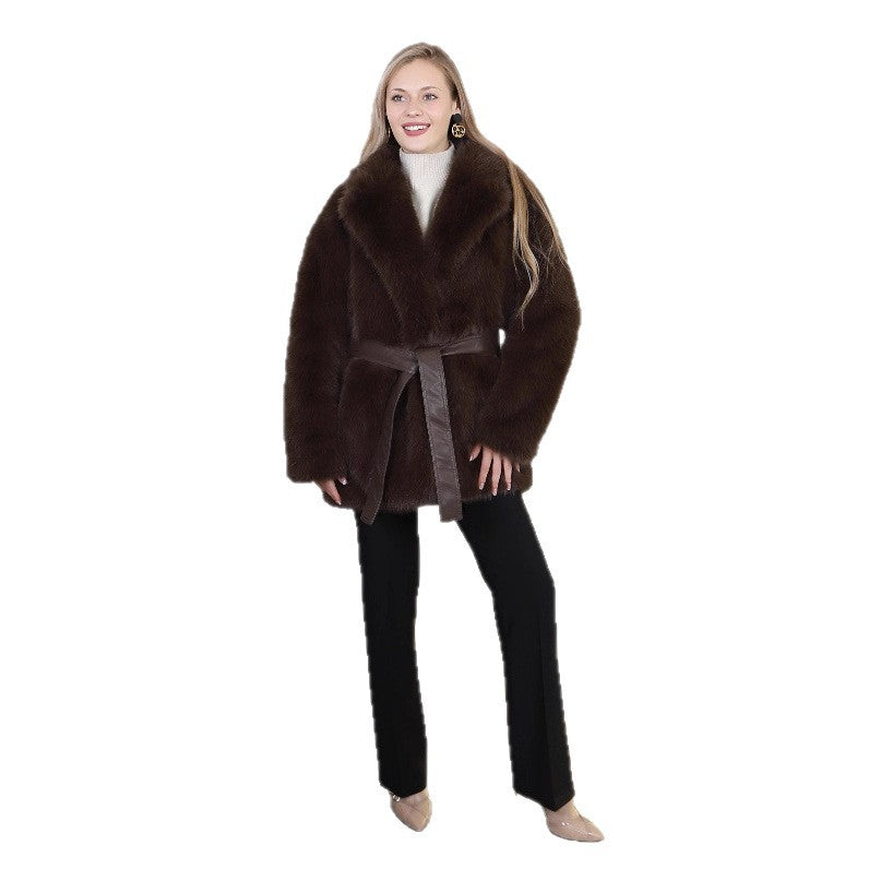 Ladies short coat made of dense high-pile with leather tie belt and wide shawl collar Mune Fashion