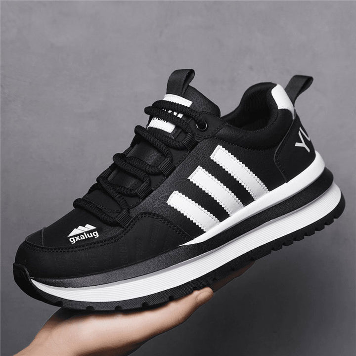 Women's platform sneaker with thick tread sole and padded collar Mune Fashion