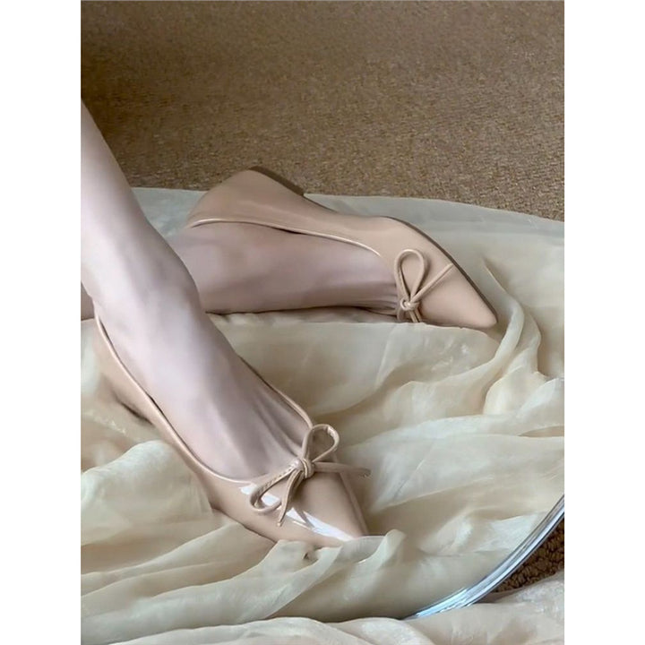 Ladies pointed toe ballerina slippers with a small wedge heel Mune Fashion