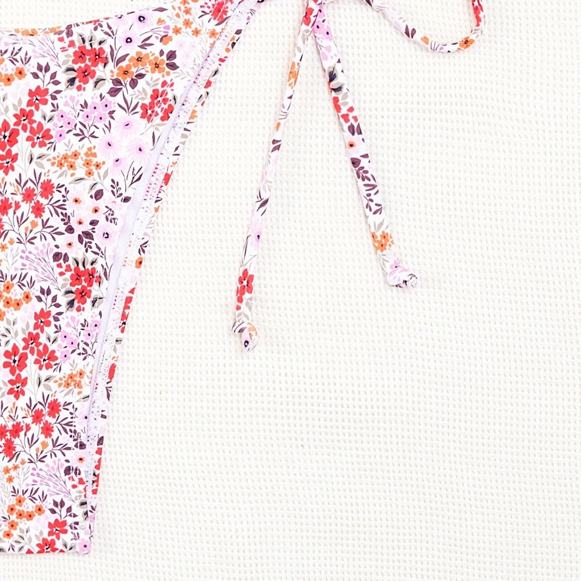 Women triangle bikini with floral pattern and adjustable ties Mune Fashion