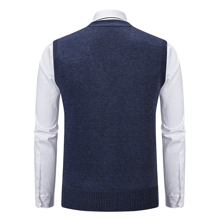 Men's sleeveless knitted vest with argyle pattern, teddy lining, and full button placket Mune Fashion