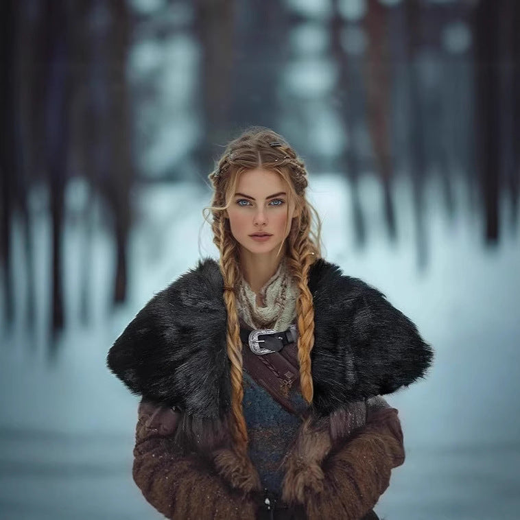 Women's Short Shoulder Cape made of high-quality faux fur with decorative buckle Mune Fashion
