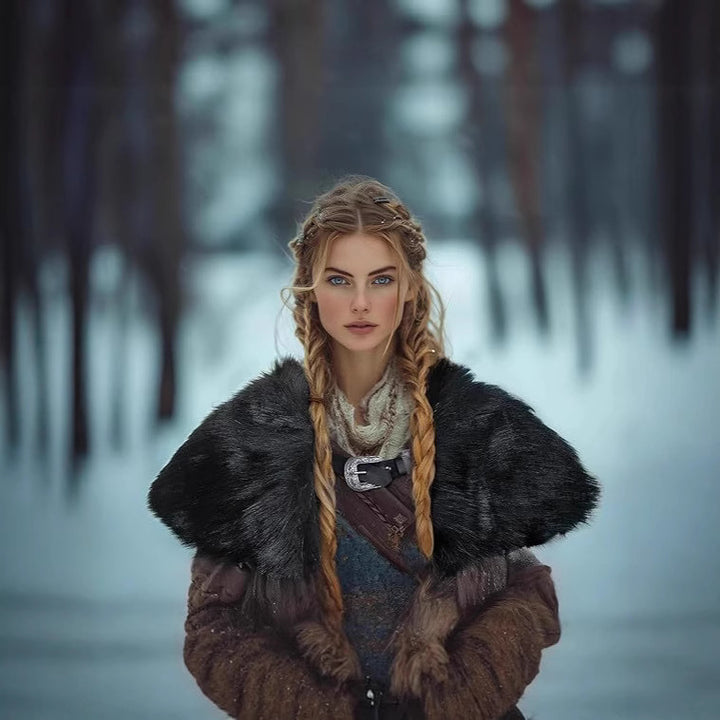 Women's Short Shoulder Cape made of high-quality faux fur with decorative buckle Mune Fashion