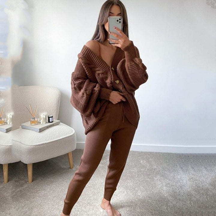 Women's cozy oversized knit set consisting of cable pattern cardigan and tailored knit joggers Mune Fashion