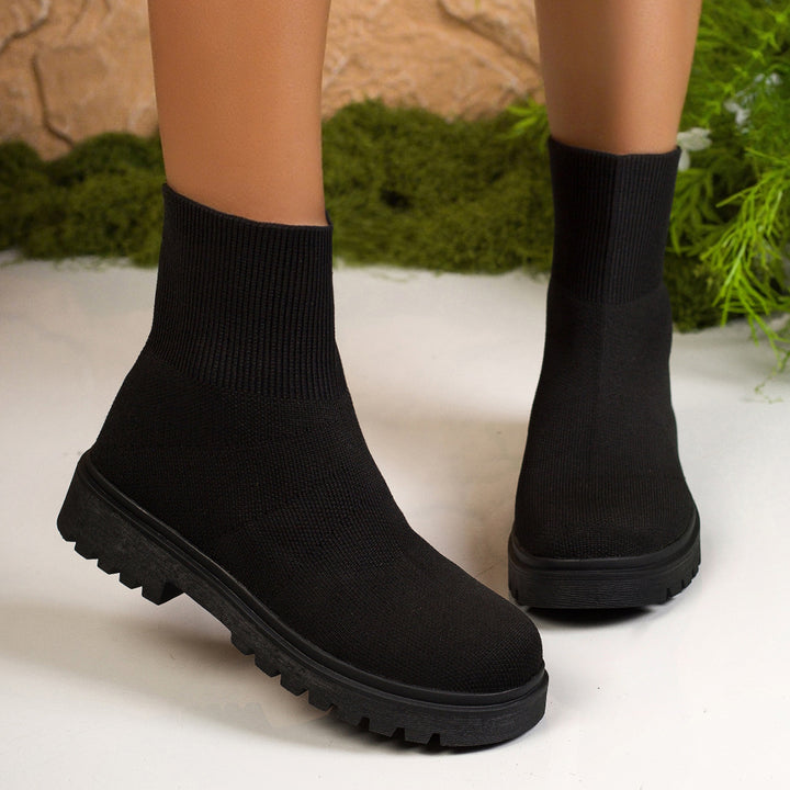 Ladies' knitted sock ankle boots with elastic ribbed cuff, shock-absorbing lightweight sole and robust tractor profile Mune Fashion