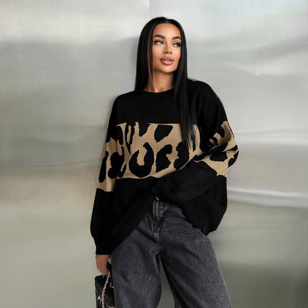 Women's Oversized Knit Sweater with Leopard Stripes, Dropped Shoulder and Ribbed Hem