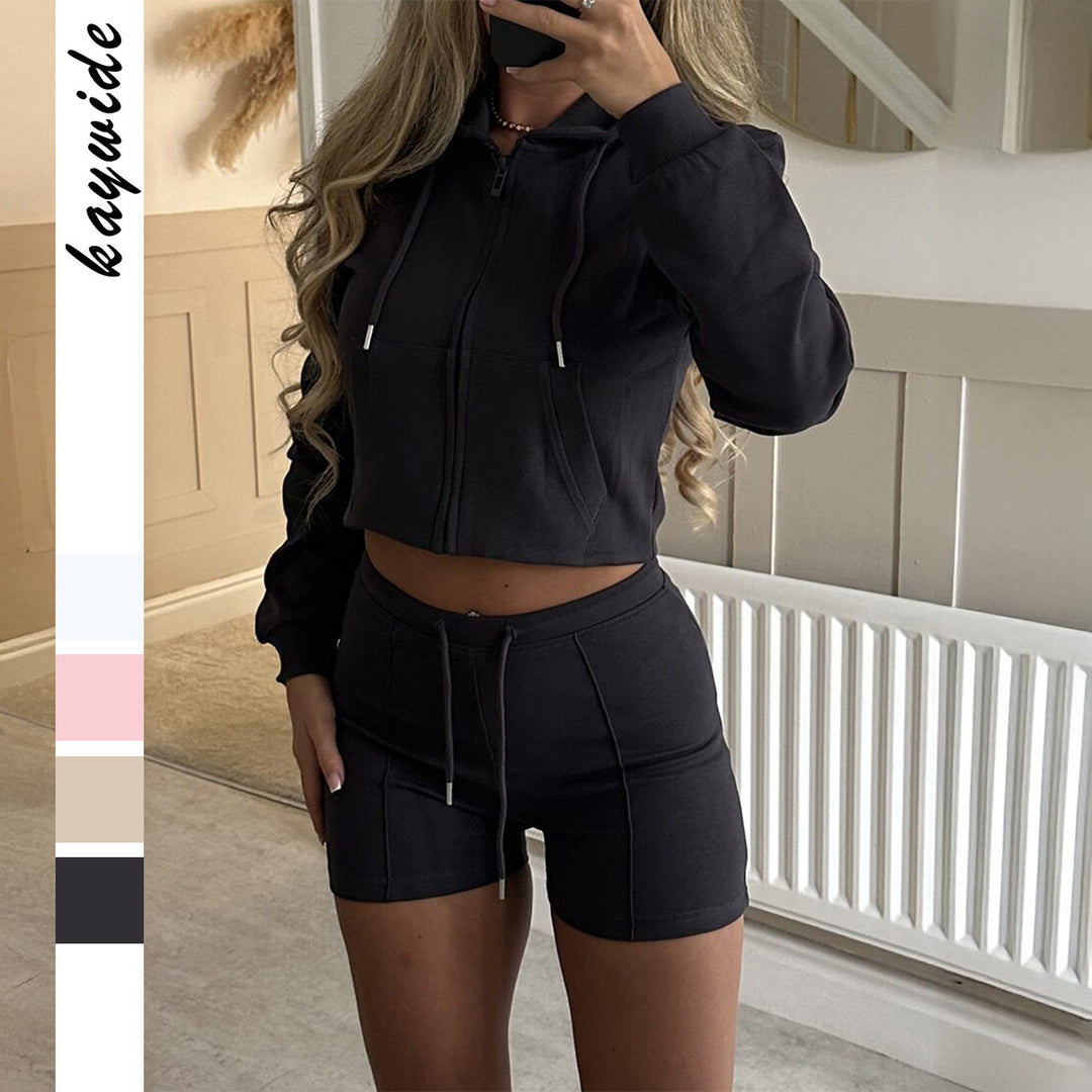 Women’s casual sweatshirt and short set with decorative bow appliqués, high round neckline and drawstring waistband Mune Fashion