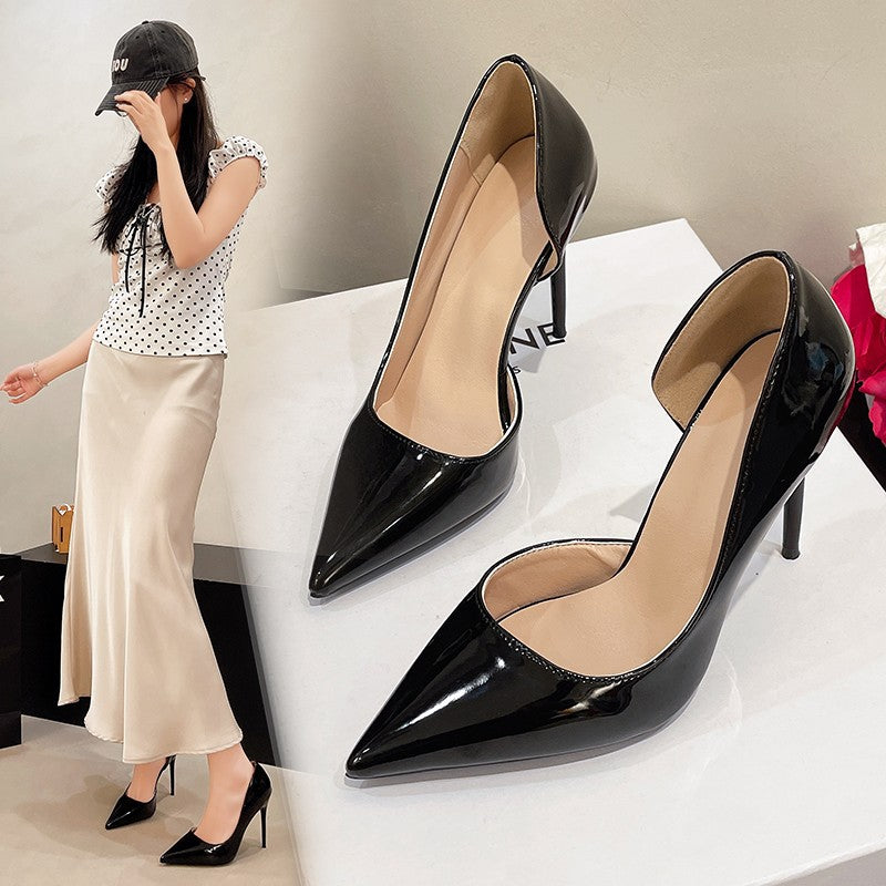 Ladies Elegant Patent Pumps with Pointed Toe Shape and Cut-Out Heel Mune Fashion