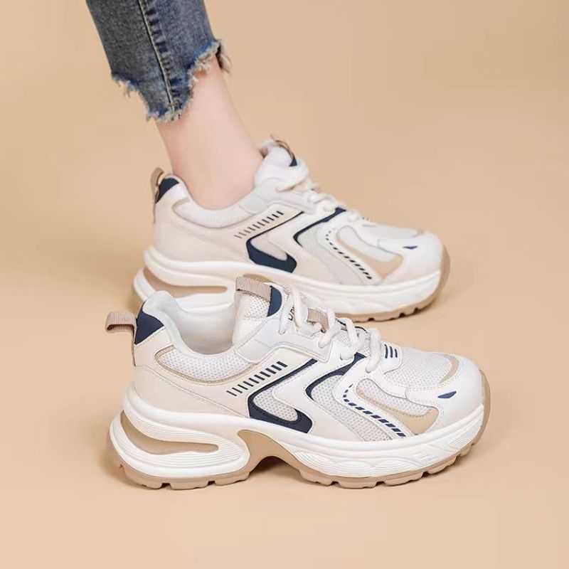 Women Sporty Sneakers with Reflective Elements and Cushioned Sole Mune Fashion