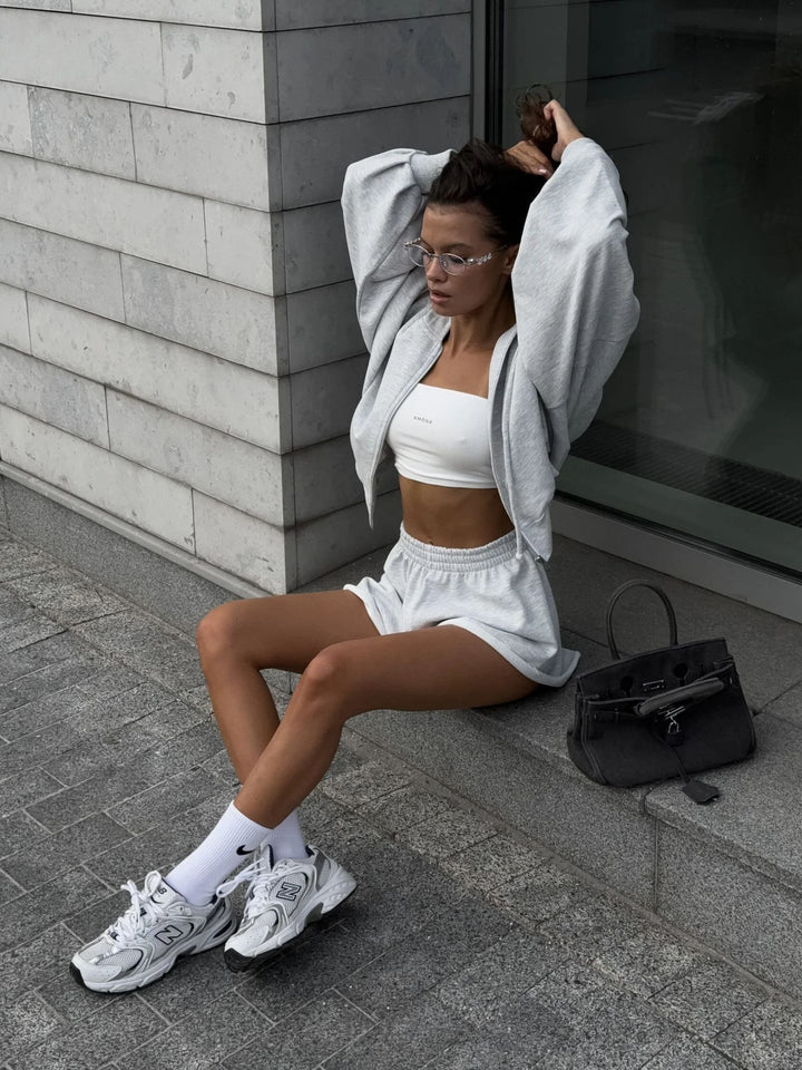 Women's oversized Cropped-Zip-Hoodie with voluminous balloon sleeves and elastic high-waist lounge boxer shorts Mune Fashion
