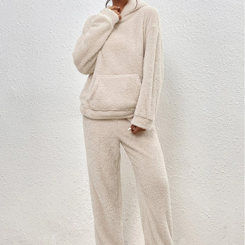 Women's cuddly teddy fleece loungewear set with hood, kangaroo pocket, and elastic jogging pants Mune Fashion