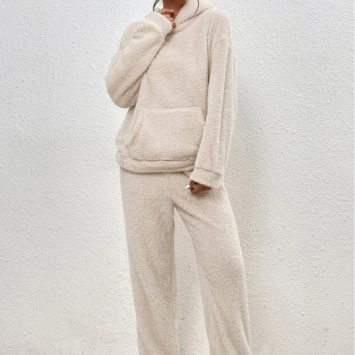 Women's cuddly teddy fleece loungewear set with hood, kangaroo pocket, and elastic jogging pants Mune Fashion