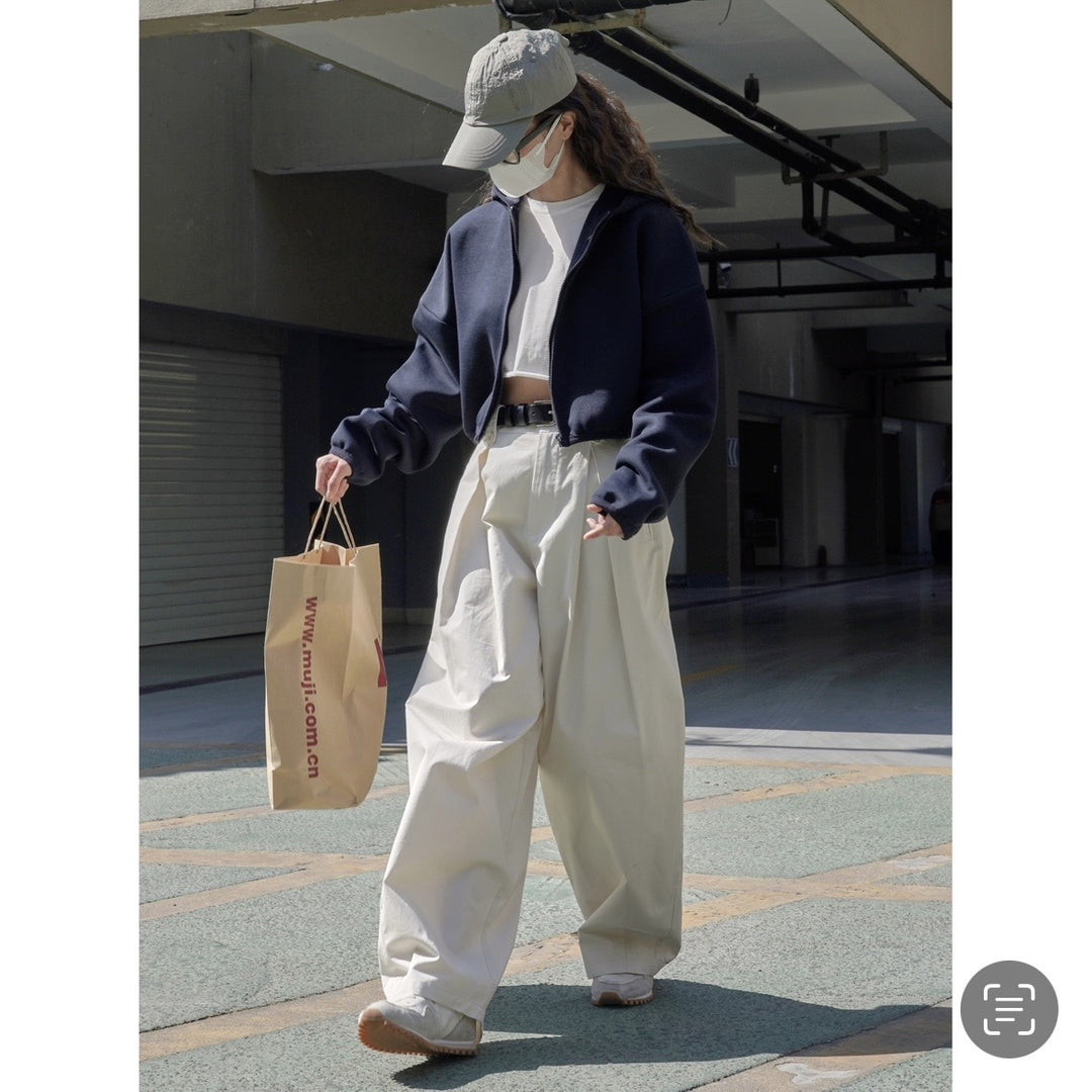 Women short jacket with hood, concealed zipper and elastic hem Mune Fashion