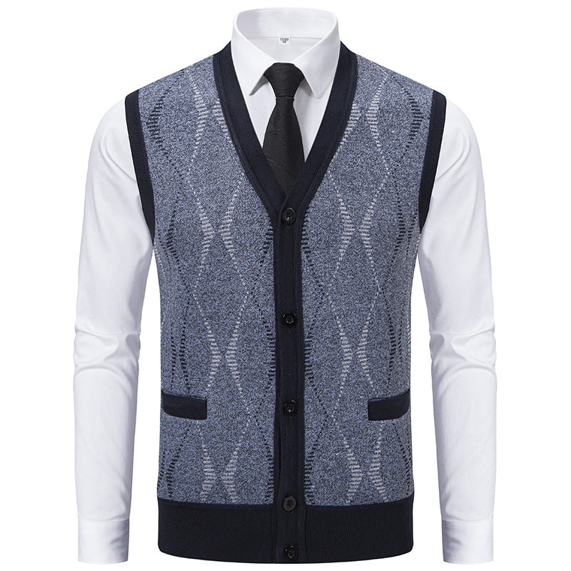 Men's fine knit vest with V-neck, diamond pattern, and patch pockets Mune Fashion