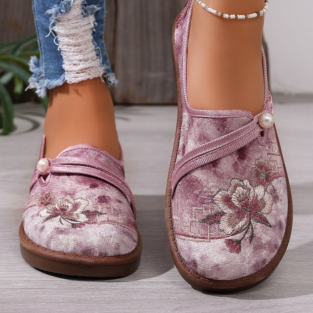 Ladies embroidered velvet slipper with bead closure and non-slip platform sole Mune Fashion
