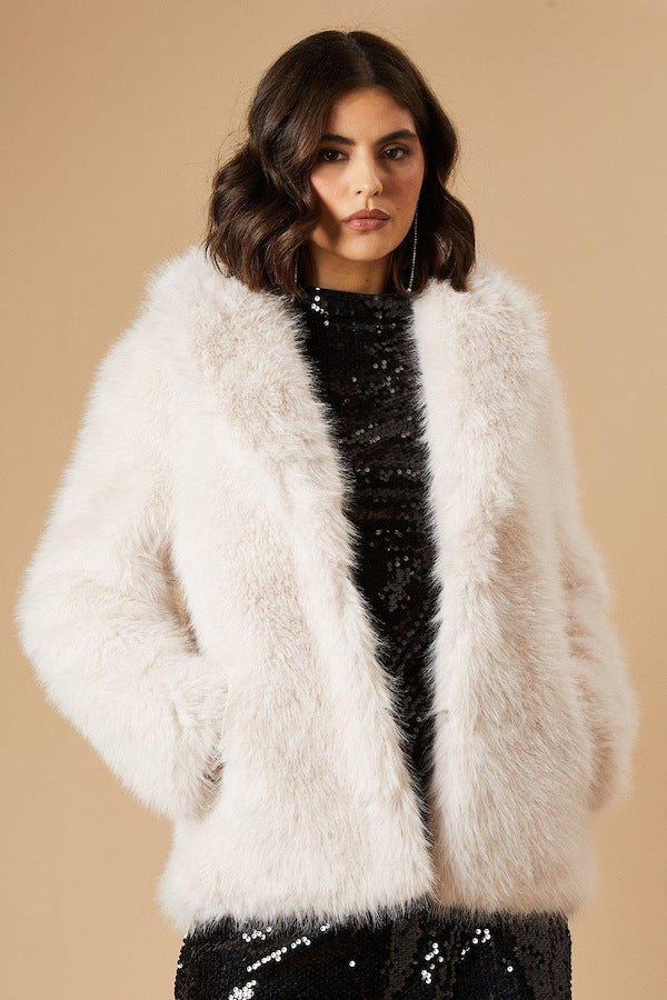Women's short jacket made of high-pile faux fur with voluminous shawl collar Mune Fashion