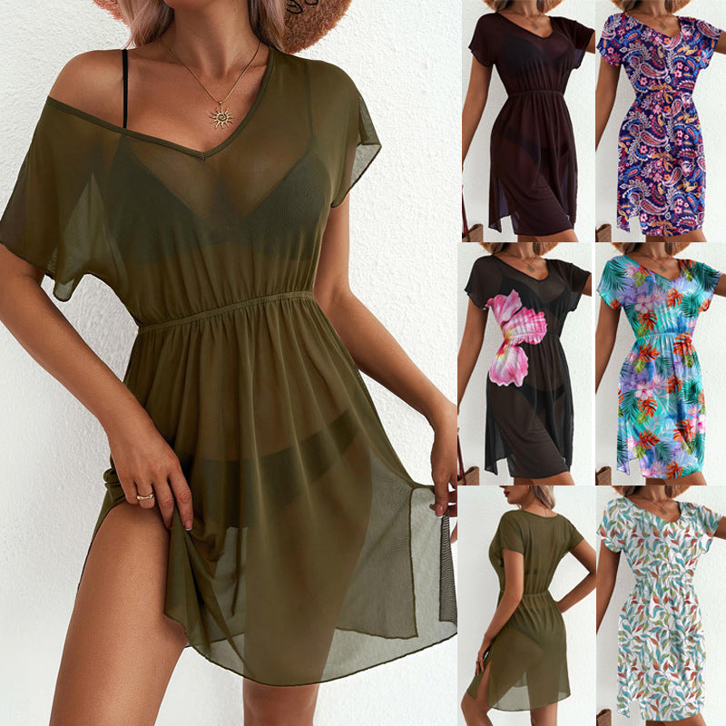 Women's summer dress with V-neckline, elastic waistline and allover leaf print Mune Fashion