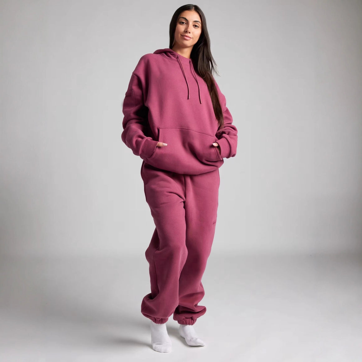 Women’s hoodie sweatshirt with integrated sleep mask and soft fleece lining Mune Fashion